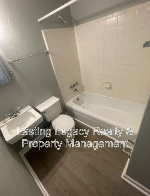 1130 Conley Street – photo 5