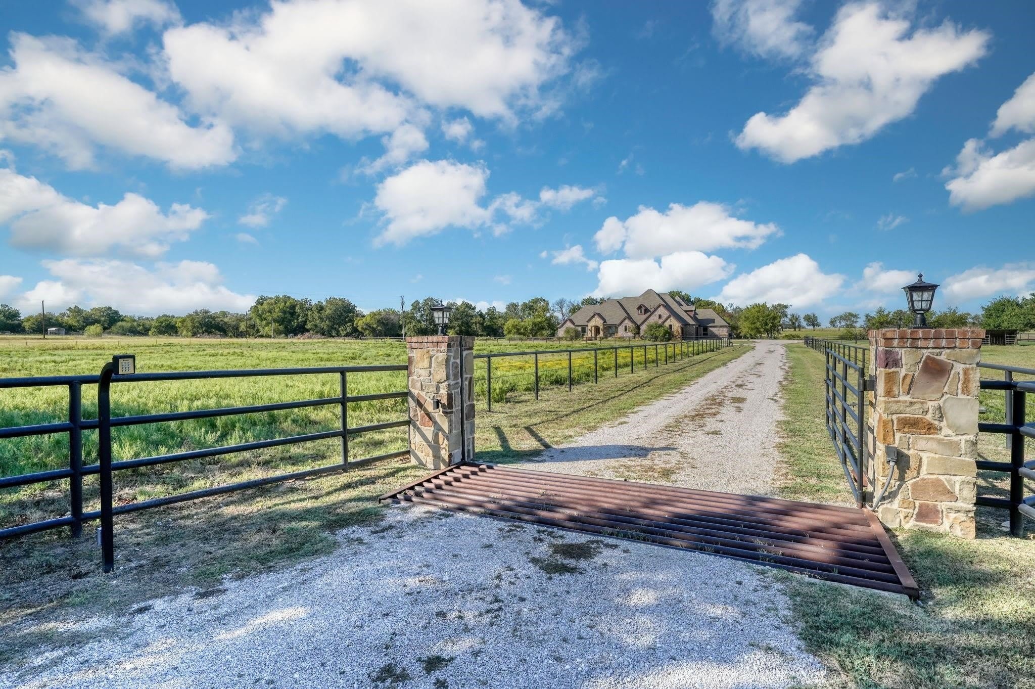 11445 Foutch Road – photo 2