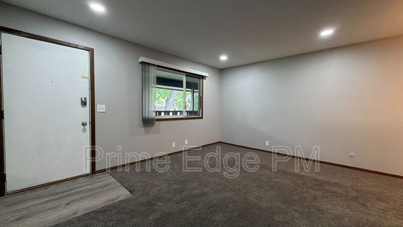 4520 Calvert Street – photo 4