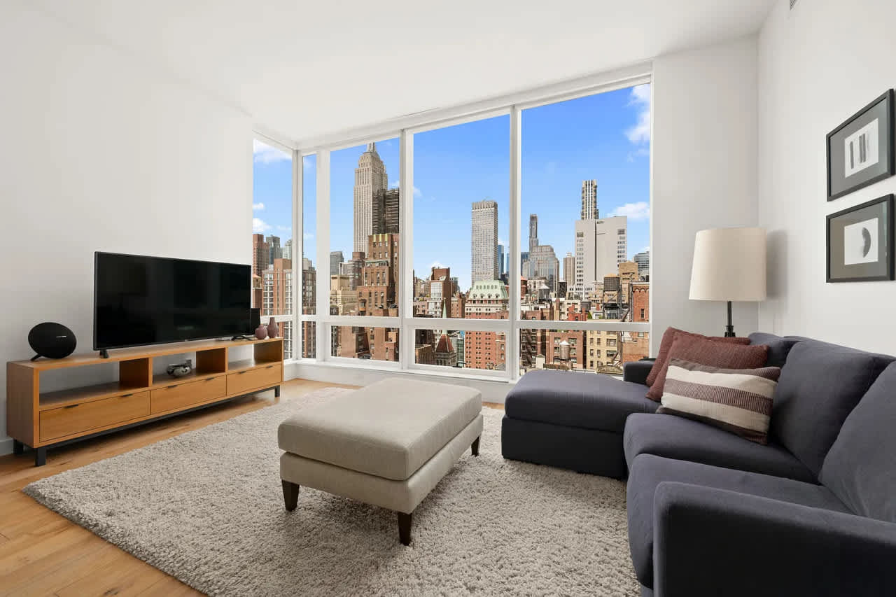326 Lexington Ave Apt 22A – photo 2