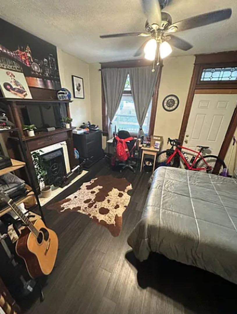 5 Bedroom House Available Next to UC Campus – photo 2