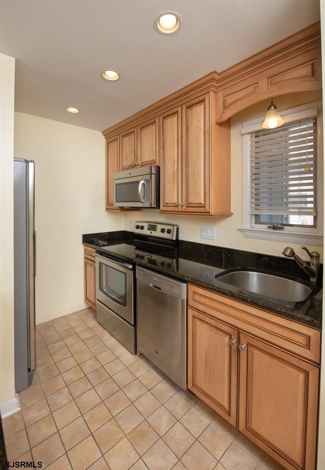 221 N 36 Ave – photo 3