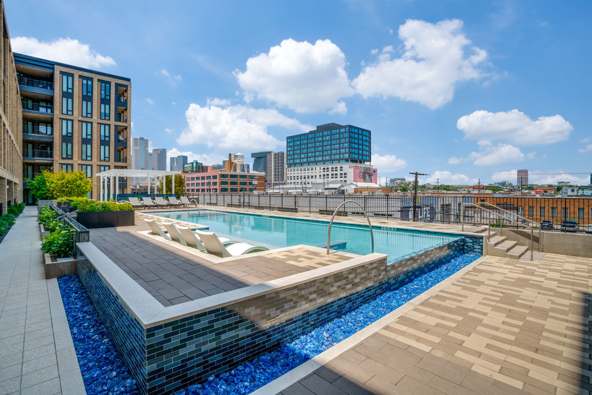 2800 Taylor – photo 1