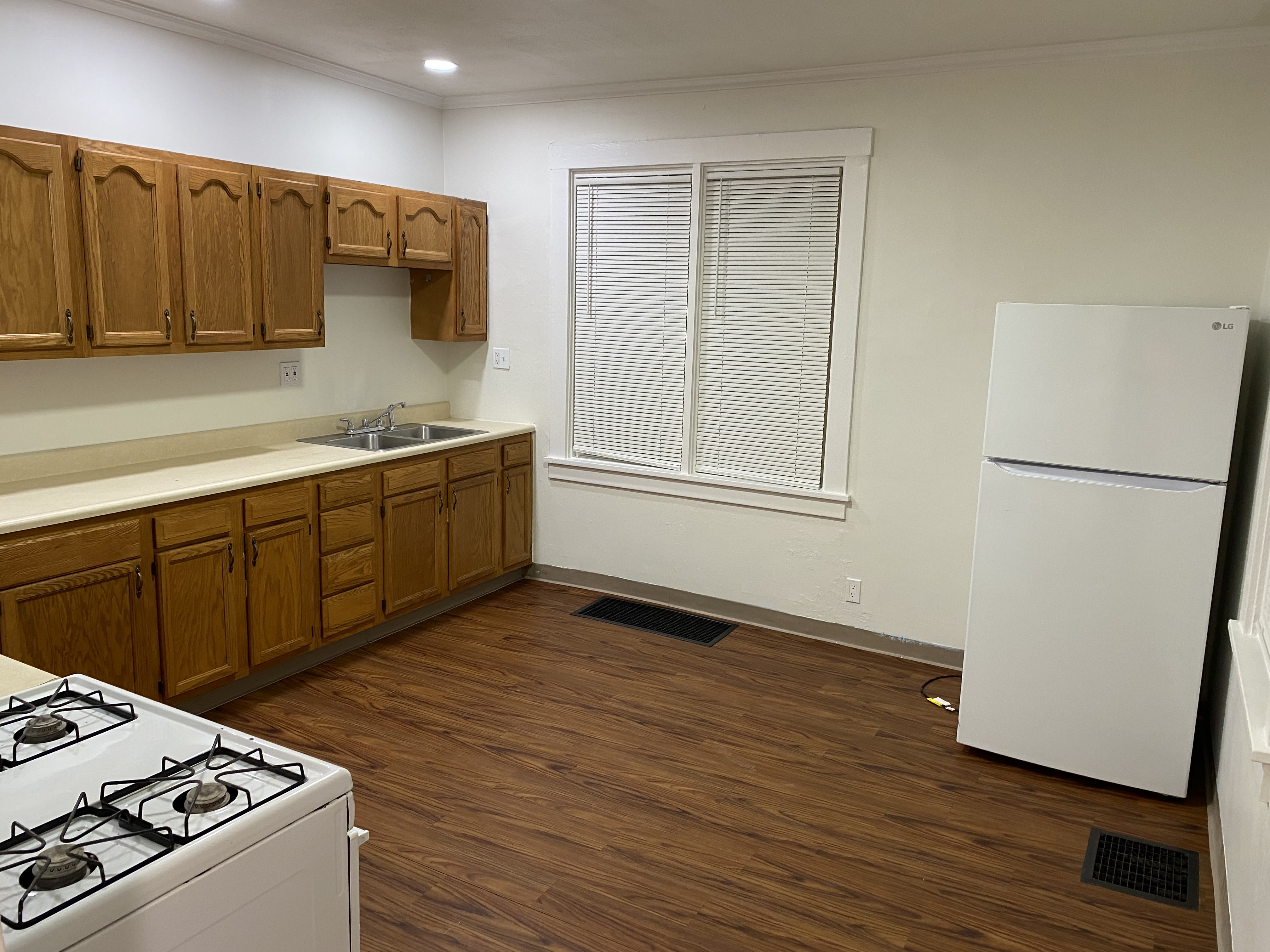 1401 4th Ave – photo 3
