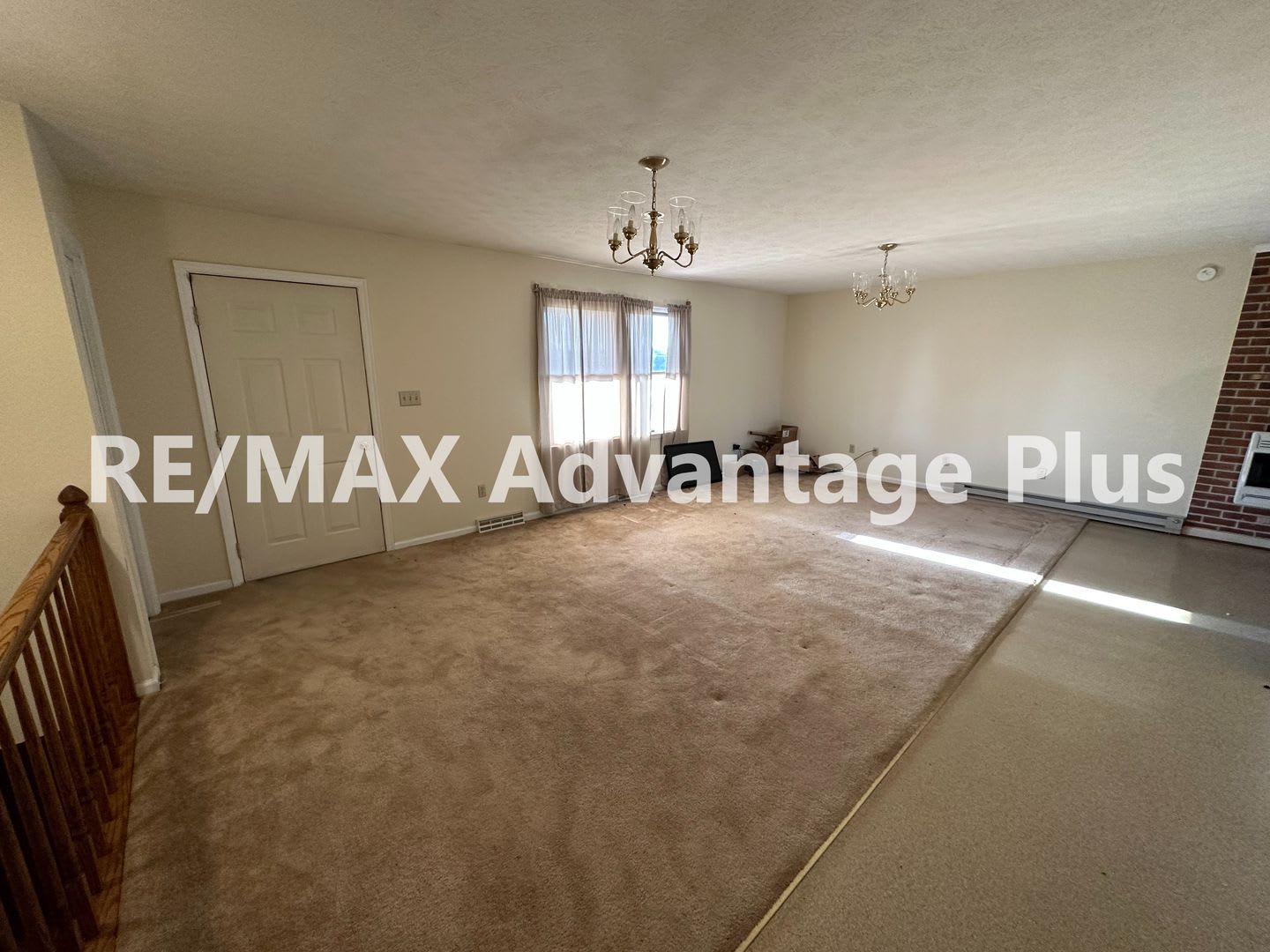 Well Maintained 2 Bedroom Home With Attached Garage And Walkout Basement – photo 2