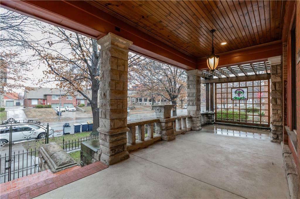 425 Gladstone Boulevard – photo 4