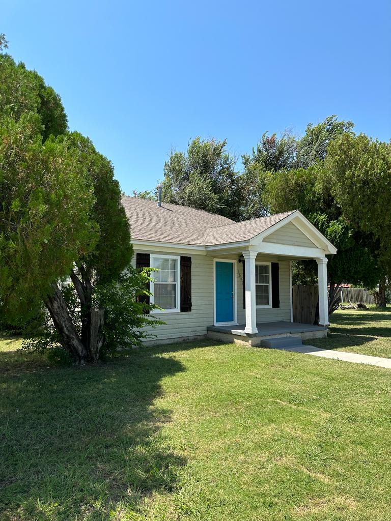 1602 NW 16th – photo 2