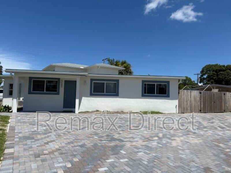 5580 Honeysuckle Drive – photo 4