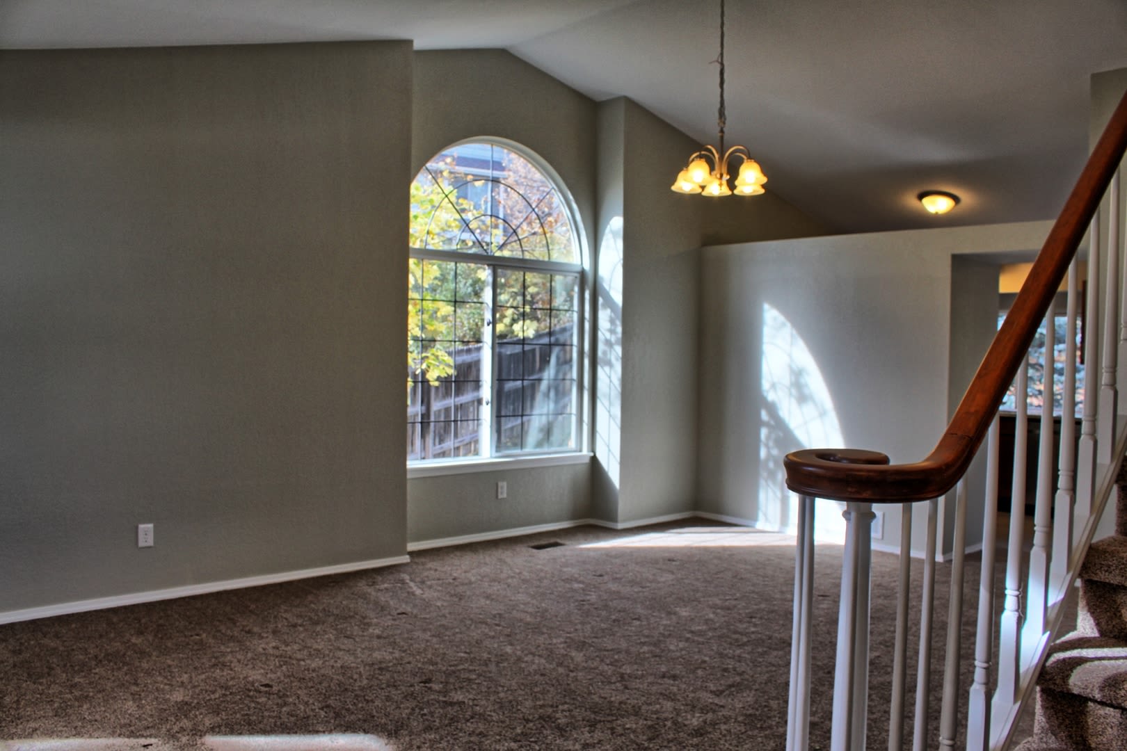 4 bed 3 bath Stonegate home across from park – photo 4