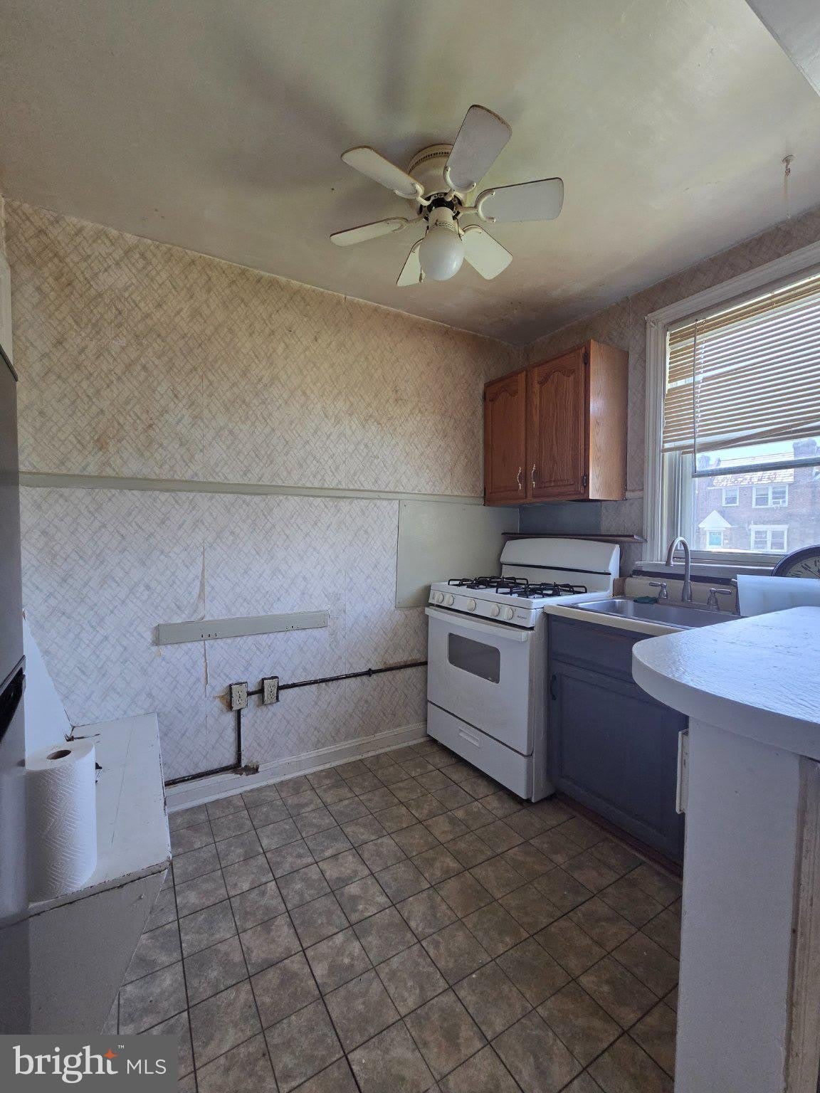 881 WINDERMERE Avenue – photo 4