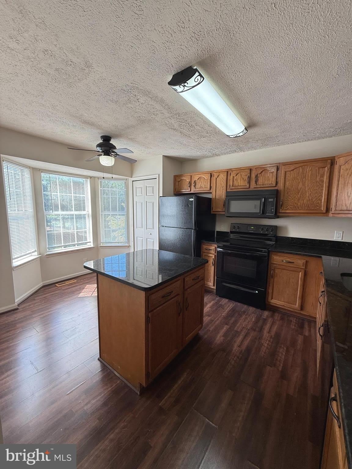 105 West Park Drive – photo 2