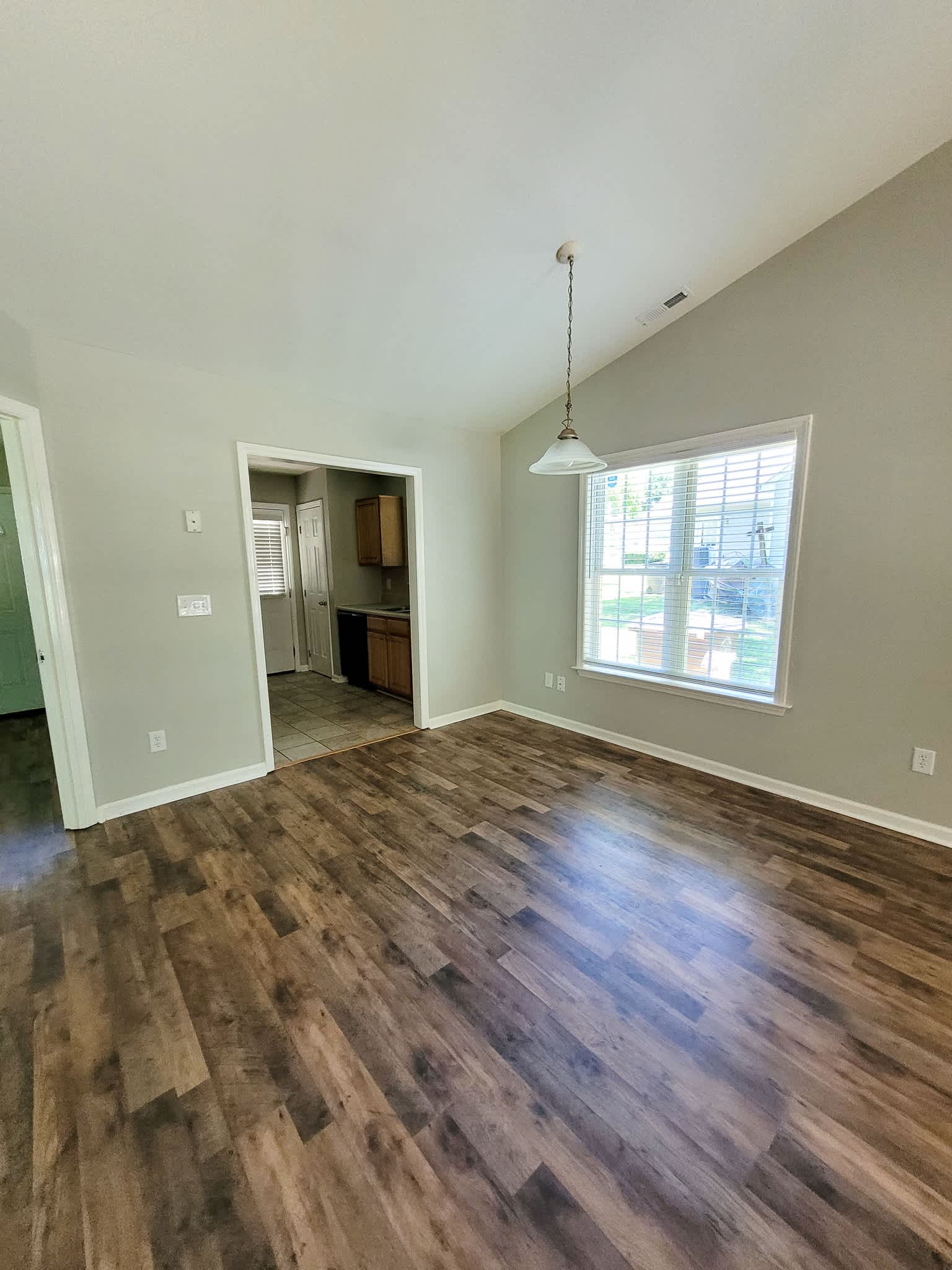 539 N Taylor St – photo 4