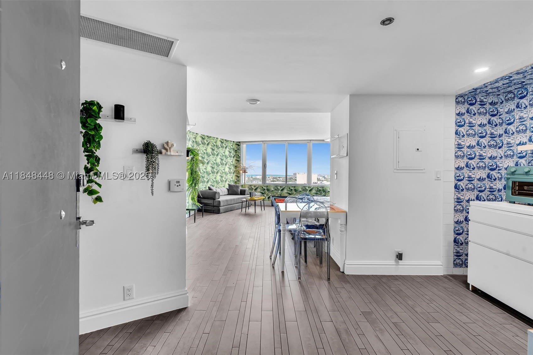 1100 West Ave – photo 2