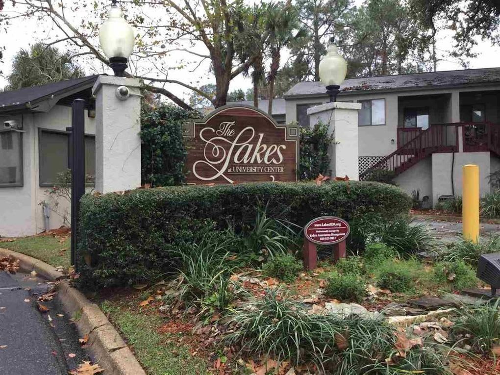 2 Bedroom 2 1/2 bath in the Lakes Townhome Community! Complete Remodel! – photo 1