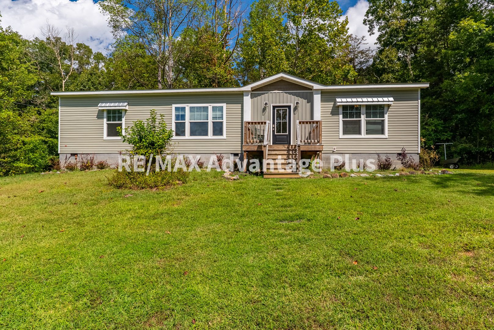 Modern Home Just Minutes To Farmville – photo 1