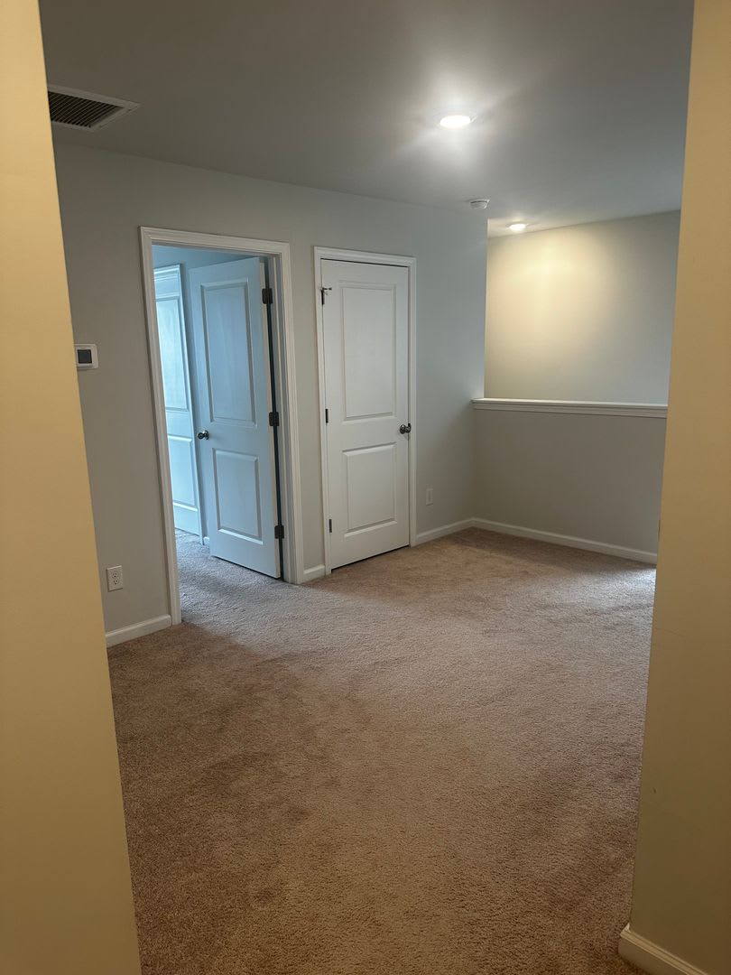 Beautiful and Spacious 5-Bedroom Home in Goose Creek – photo 5