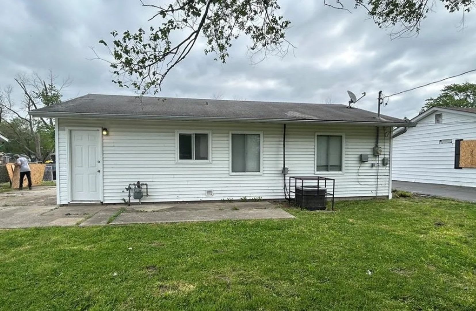 For Lease – photo 1