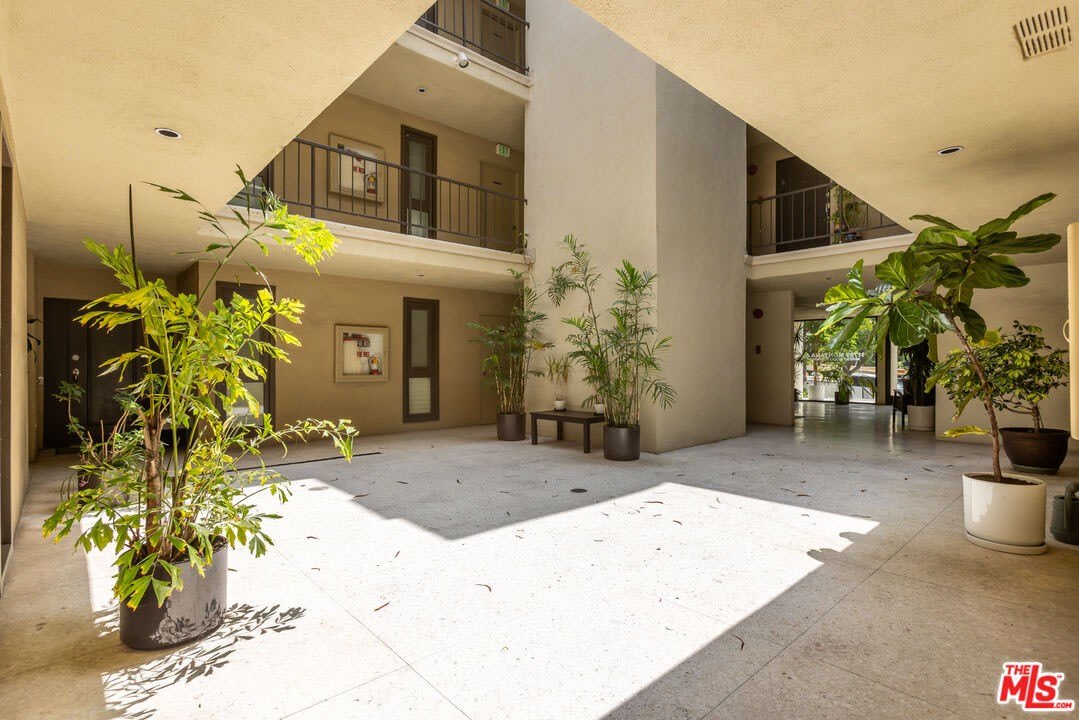 11789 Montana Ave – photo 3