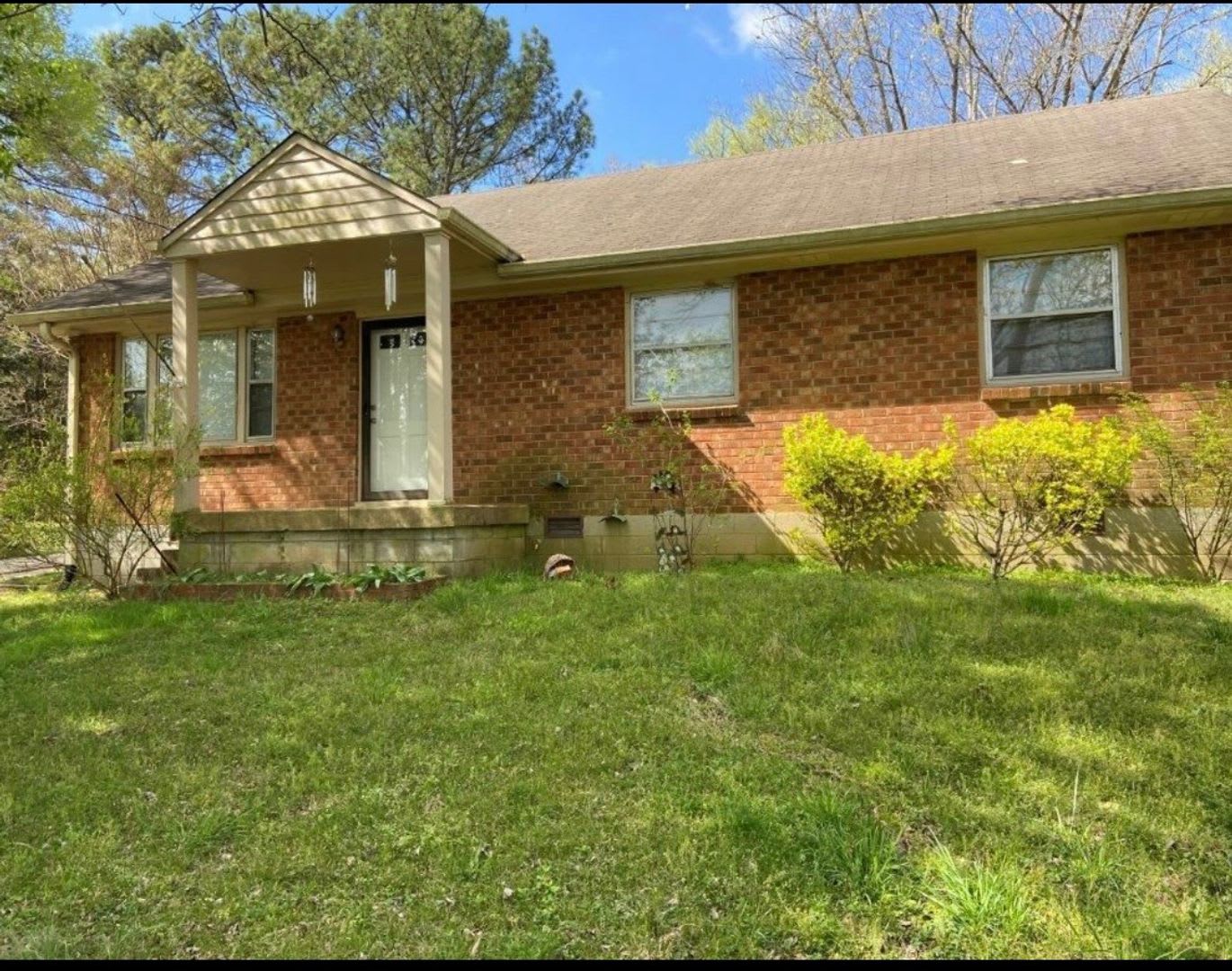 Mt Juliet 3/2 with a large detached garage -privacy – photo 2