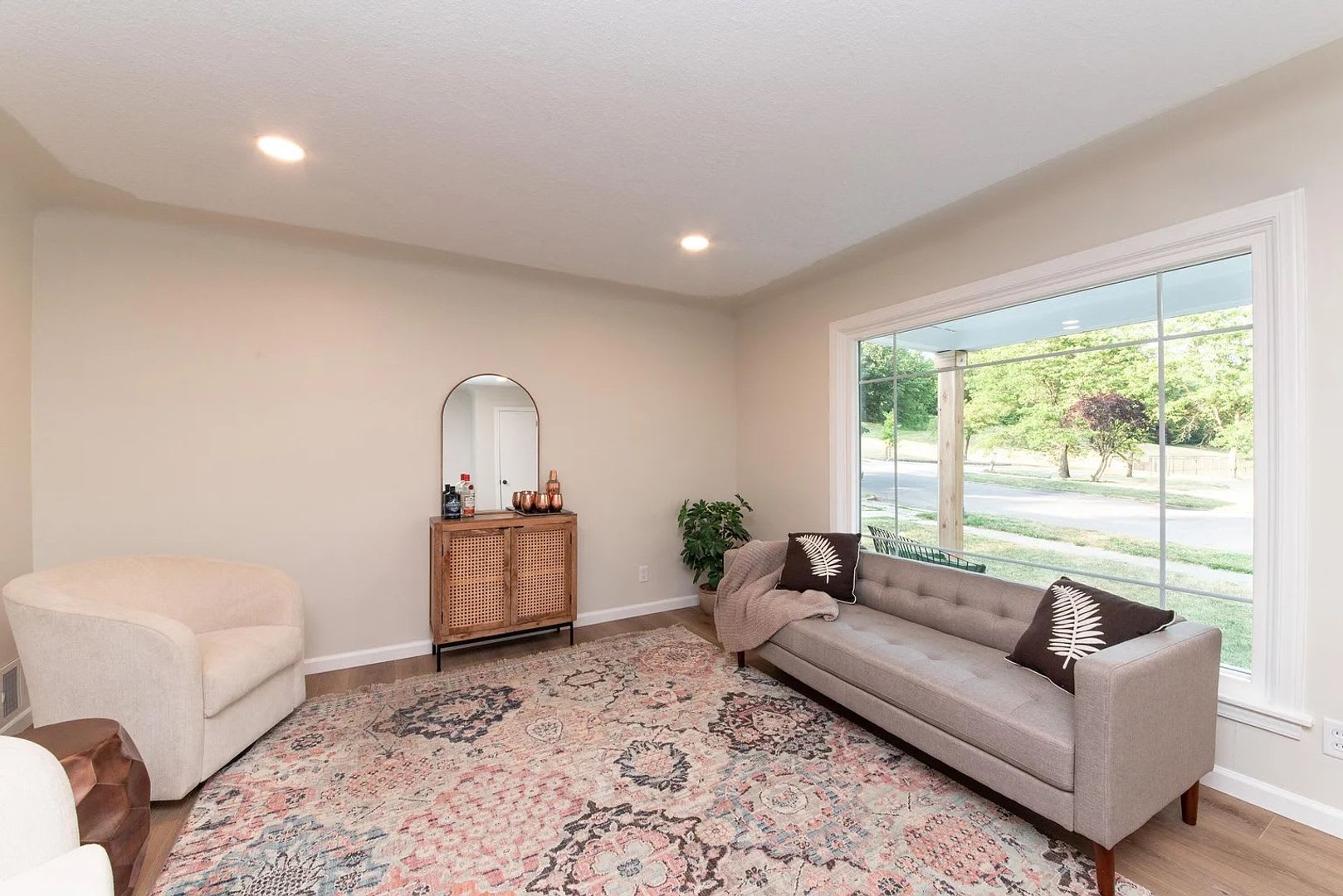 Updated 4-Bedroom Home Near Mulick Park & Gaslight Village – photo 3