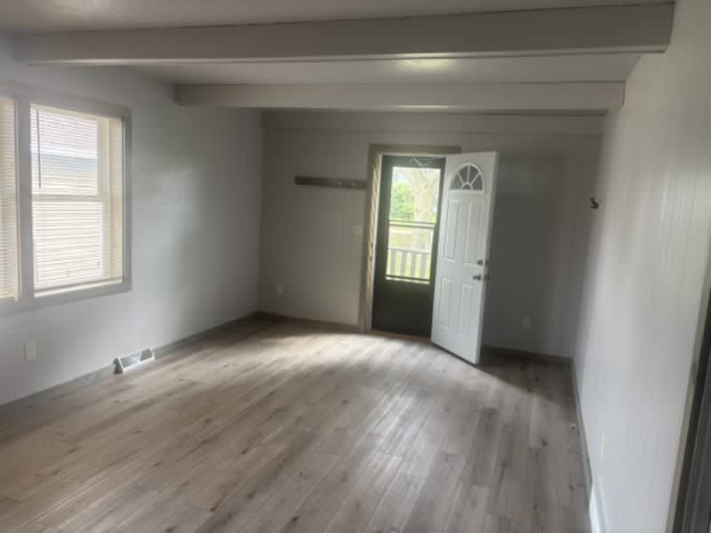 1433 Witzel Avenue 2 – photo 4