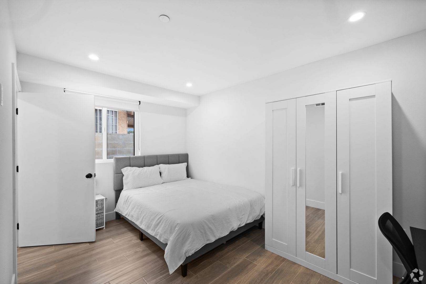 Mh 1171 W 37Th Pl – photo 3