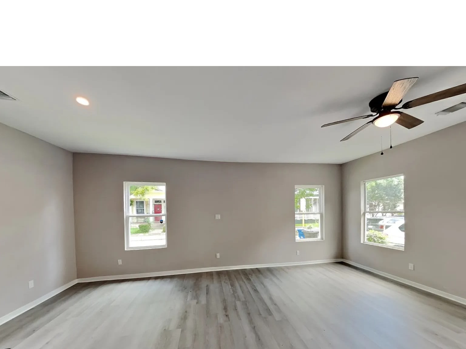 138 Hess Street – photo 3