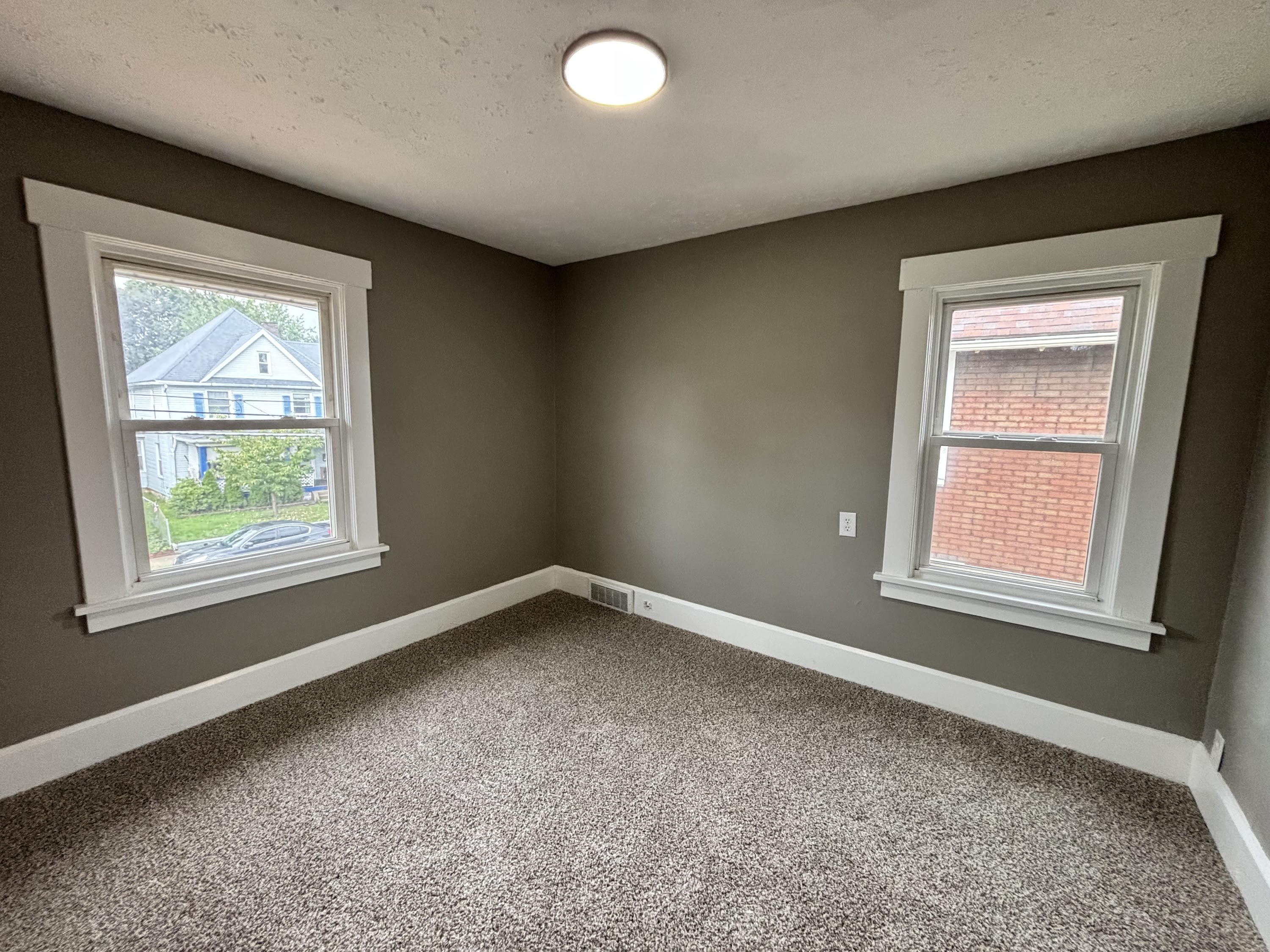 330 Columbus Ave NW – photo 4