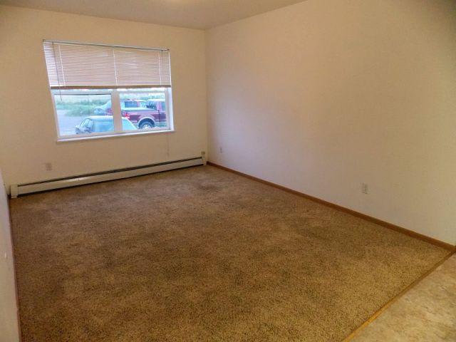 522 N Airport Rd. – photo 2