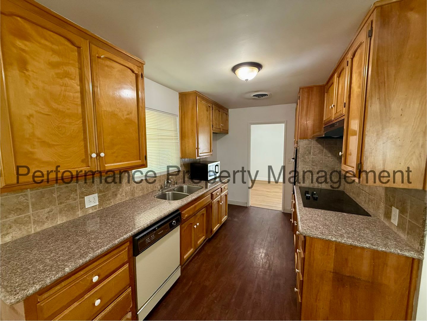 Cute 3 Bed/2 Bath SW Bakersfield Home w/ RBP &amp; Deposit Alternative Option – photo 5