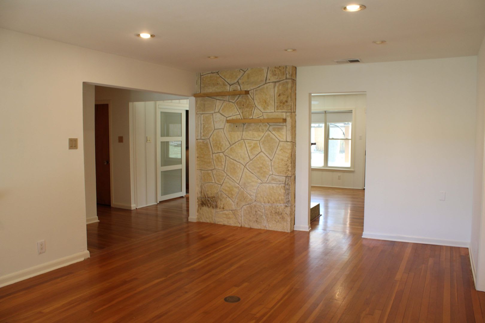 2-BEDROOM IN TERRELL HILLS – photo 4