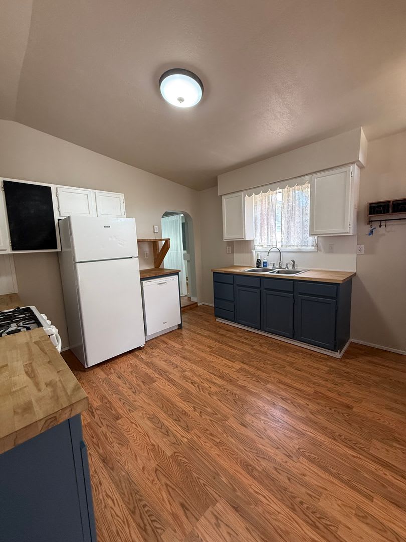 This charming property at 1005 W Park St in walking distants to Montana Tech. – photo 4