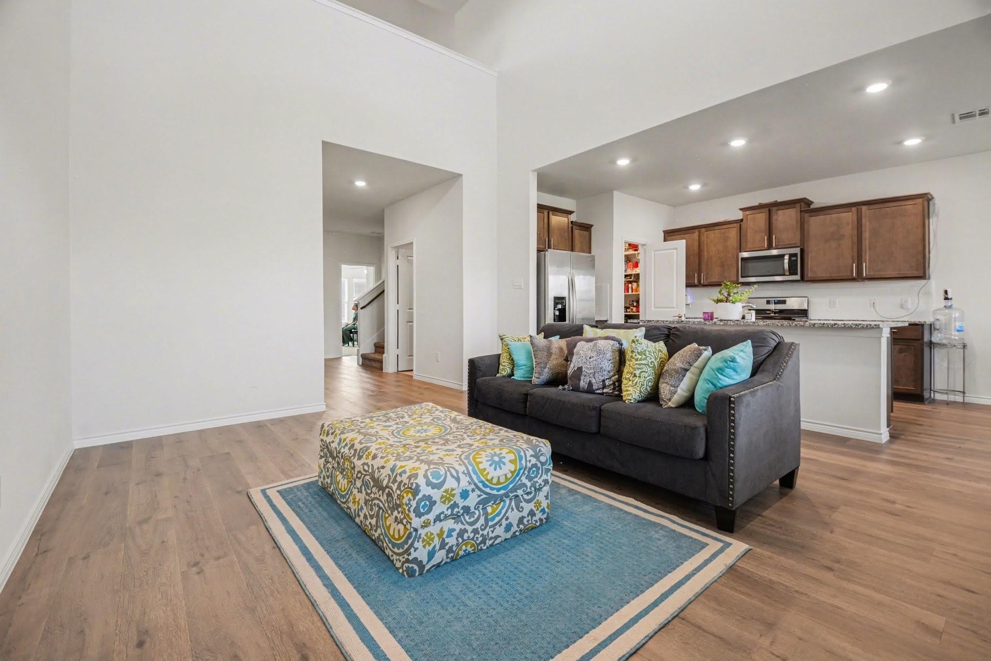 1613 Grand Villa Street – photo 4