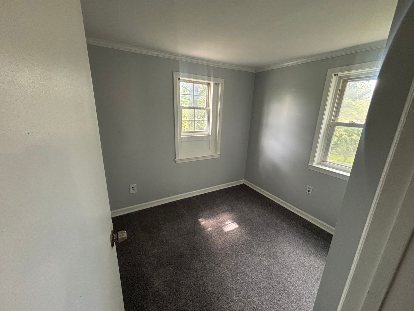 End Unit Townhome Move In Ready In Norristown With Deck – photo 4