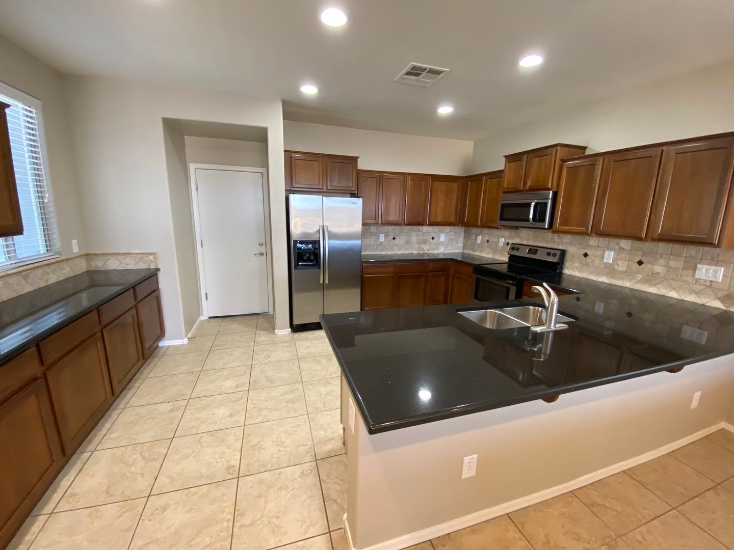 Gorgeous Home in Maricopa – photo 5