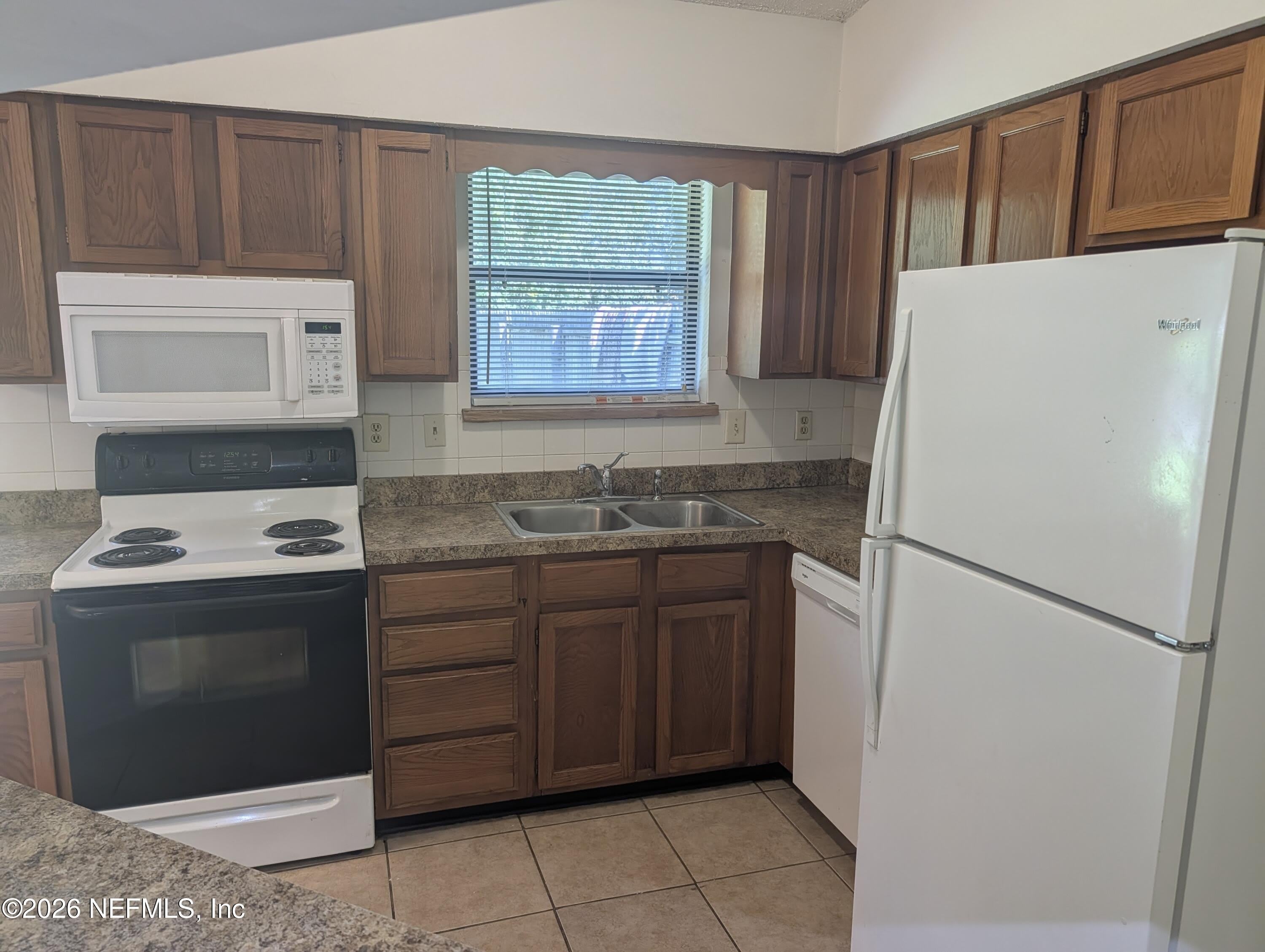 2638 A SAN FRANCISCO Boulevard – photo 5