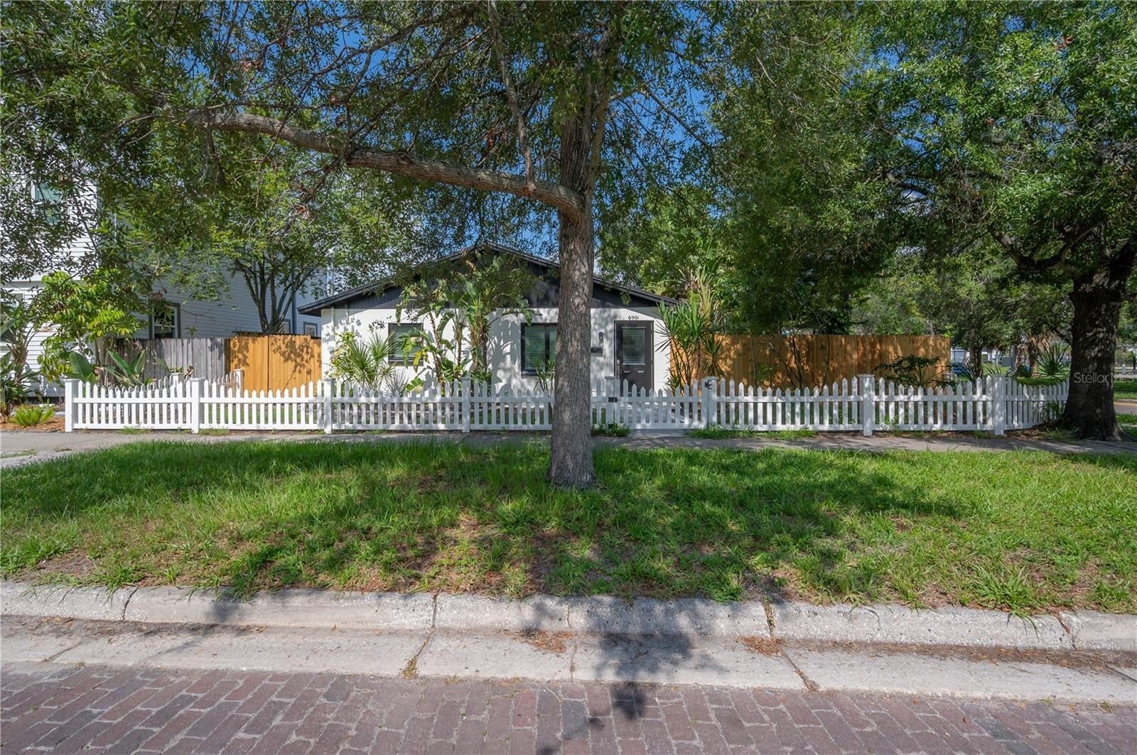 6901 S FITZGERALD Street – photo 4