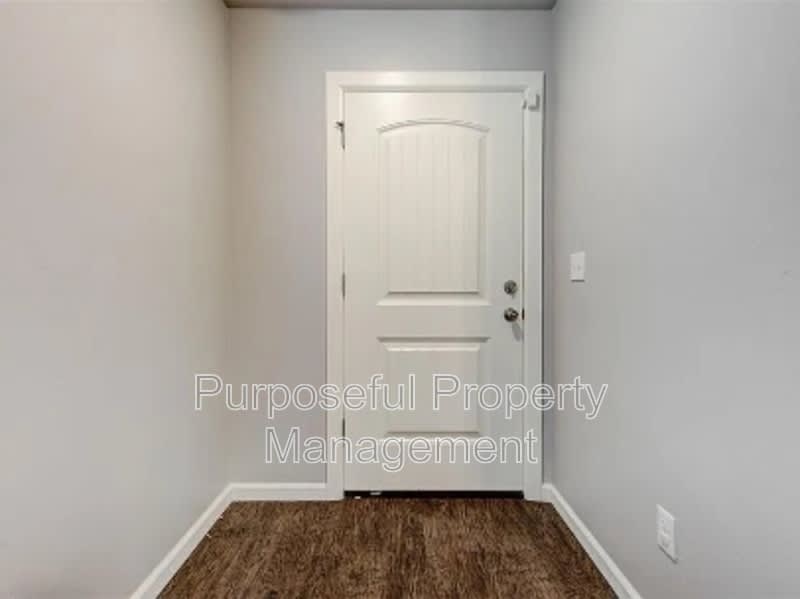 4313 Edinburg Way – photo 3