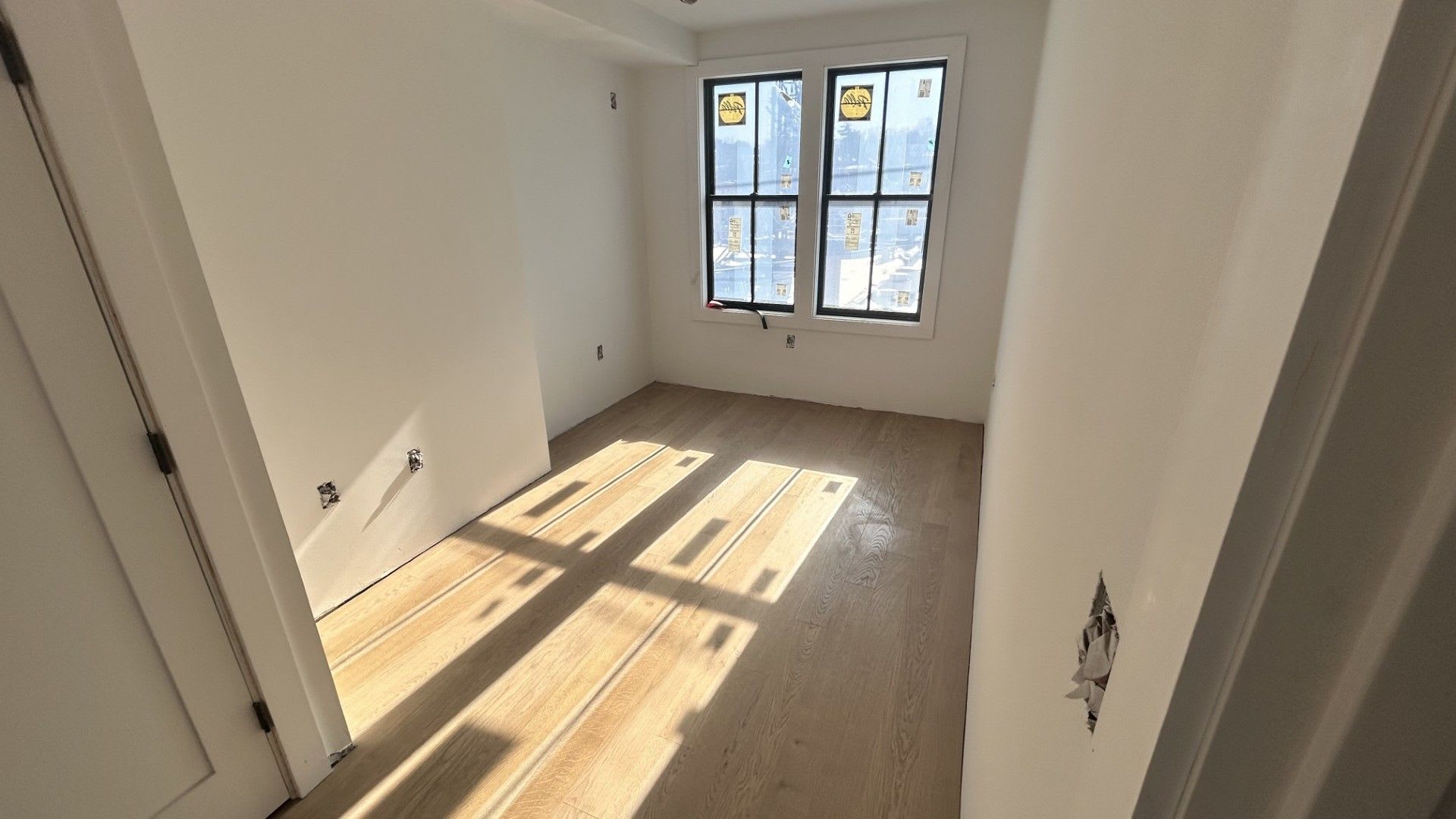 Charming 2.5 Bedroom-No Broker Fee – photo 5