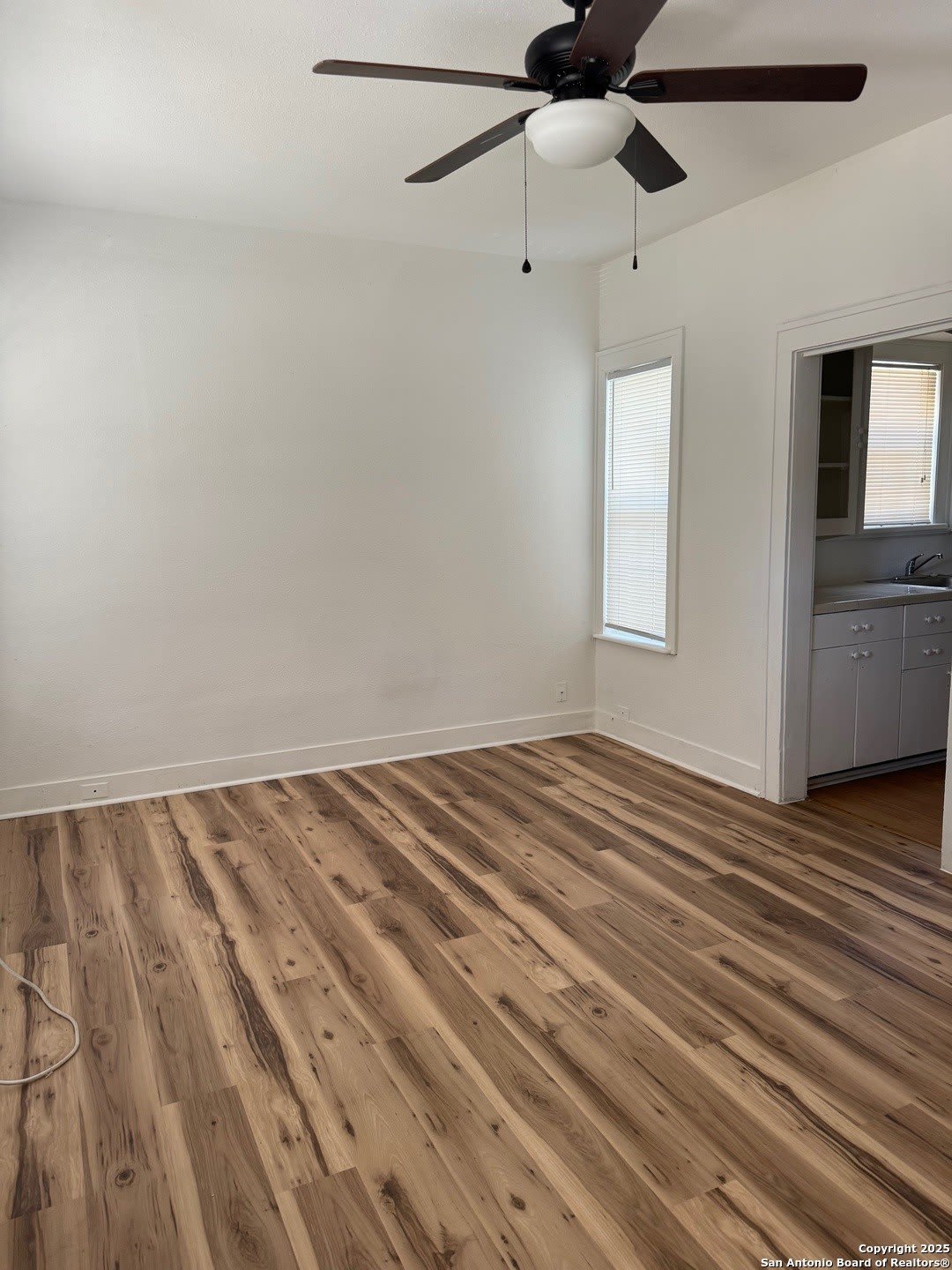 1930 W Hermosa – photo 2