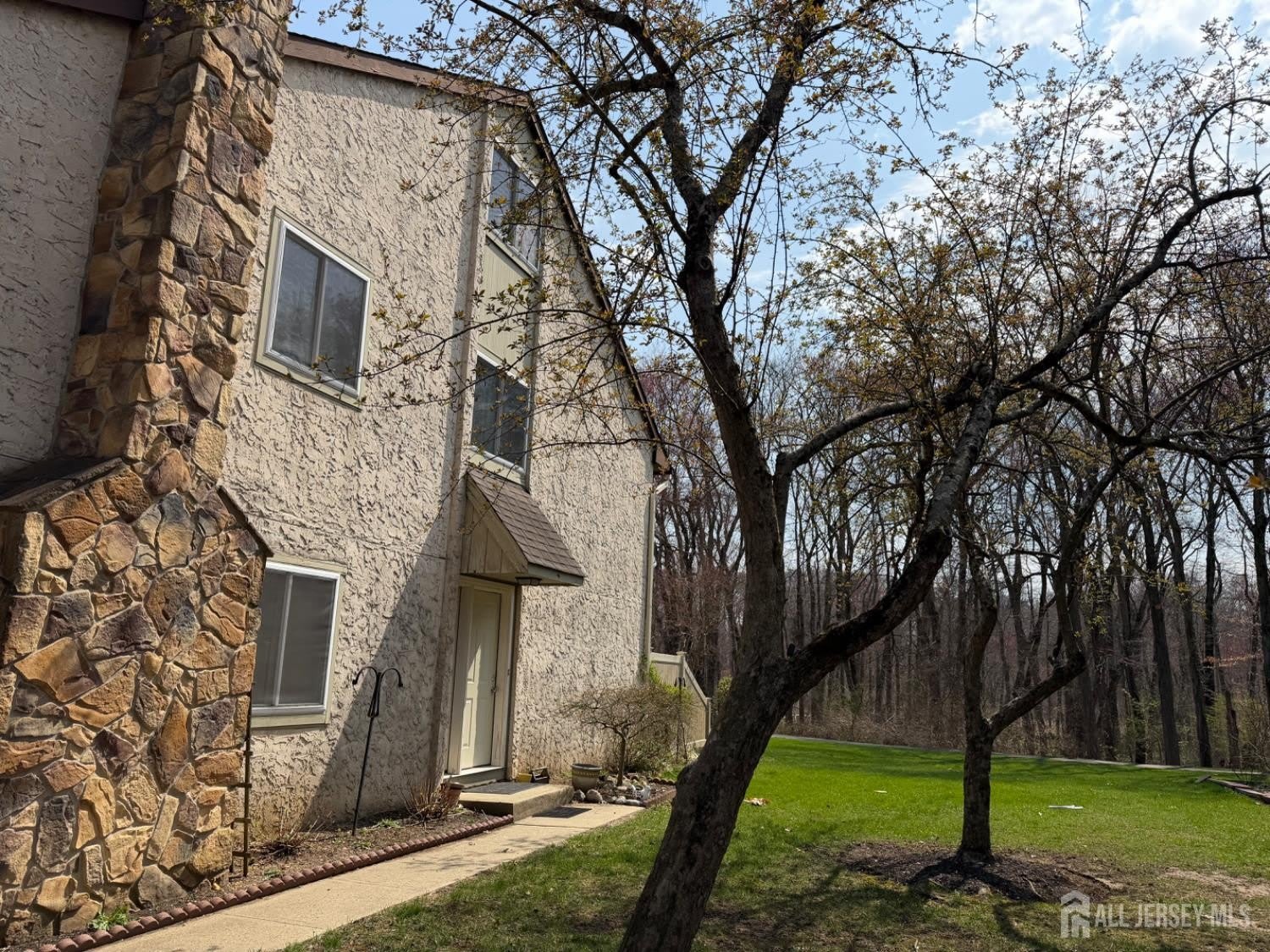 56 Thoreau Drive – photo 3