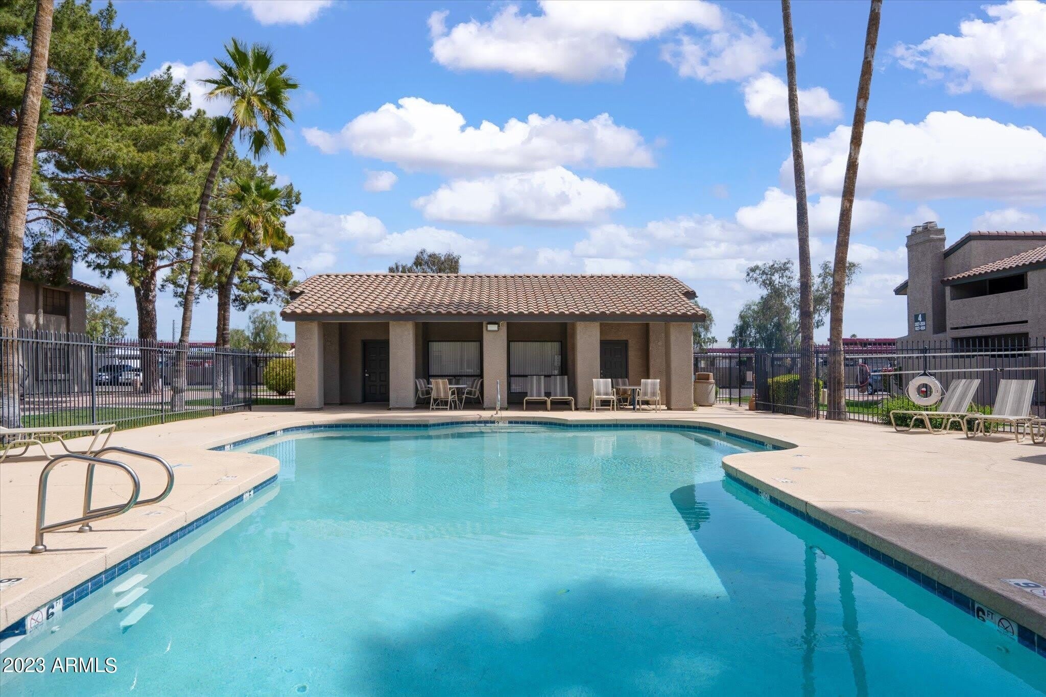 533 W Guadalupe Road – photo 3
