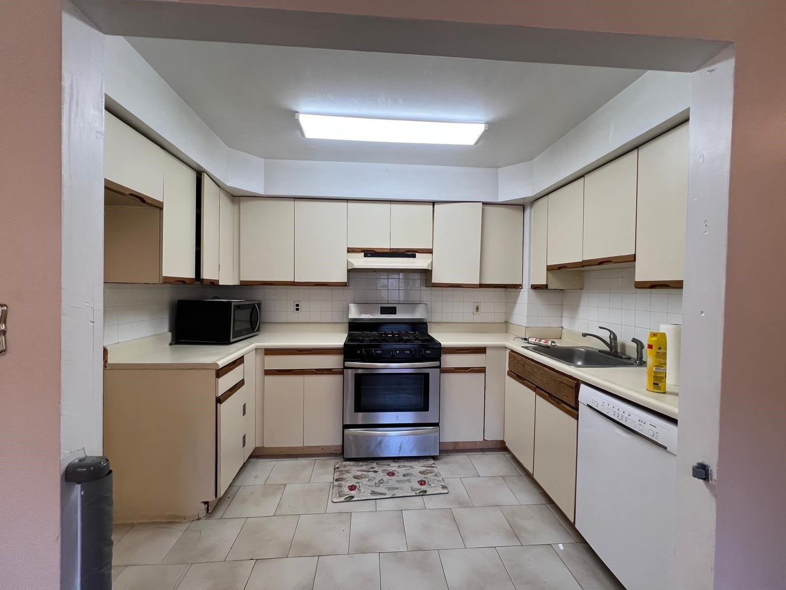 52 YALE AVE – photo 2