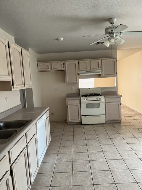 12591 Kari Anne Drive – photo 4