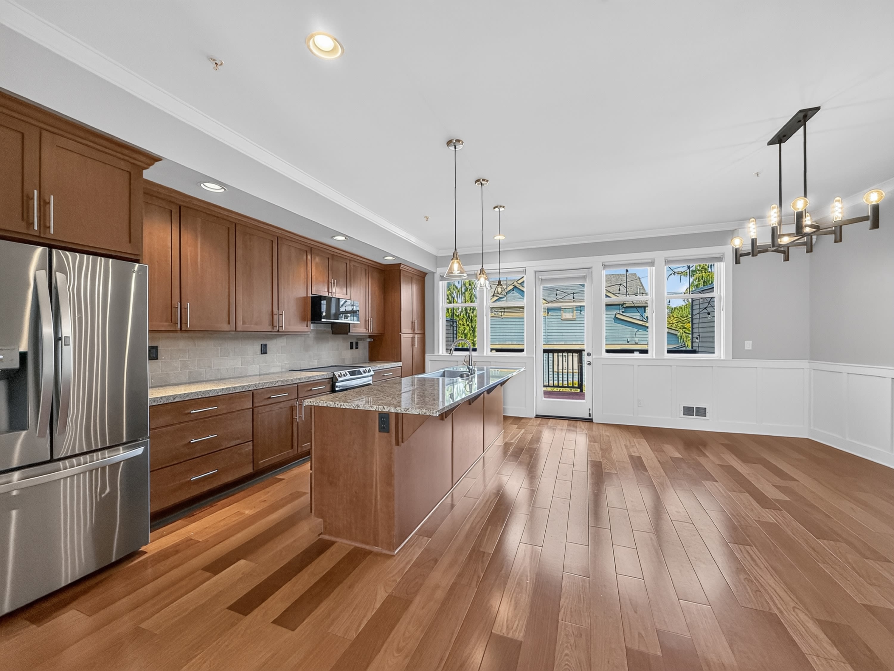1078 NE High St – photo 2