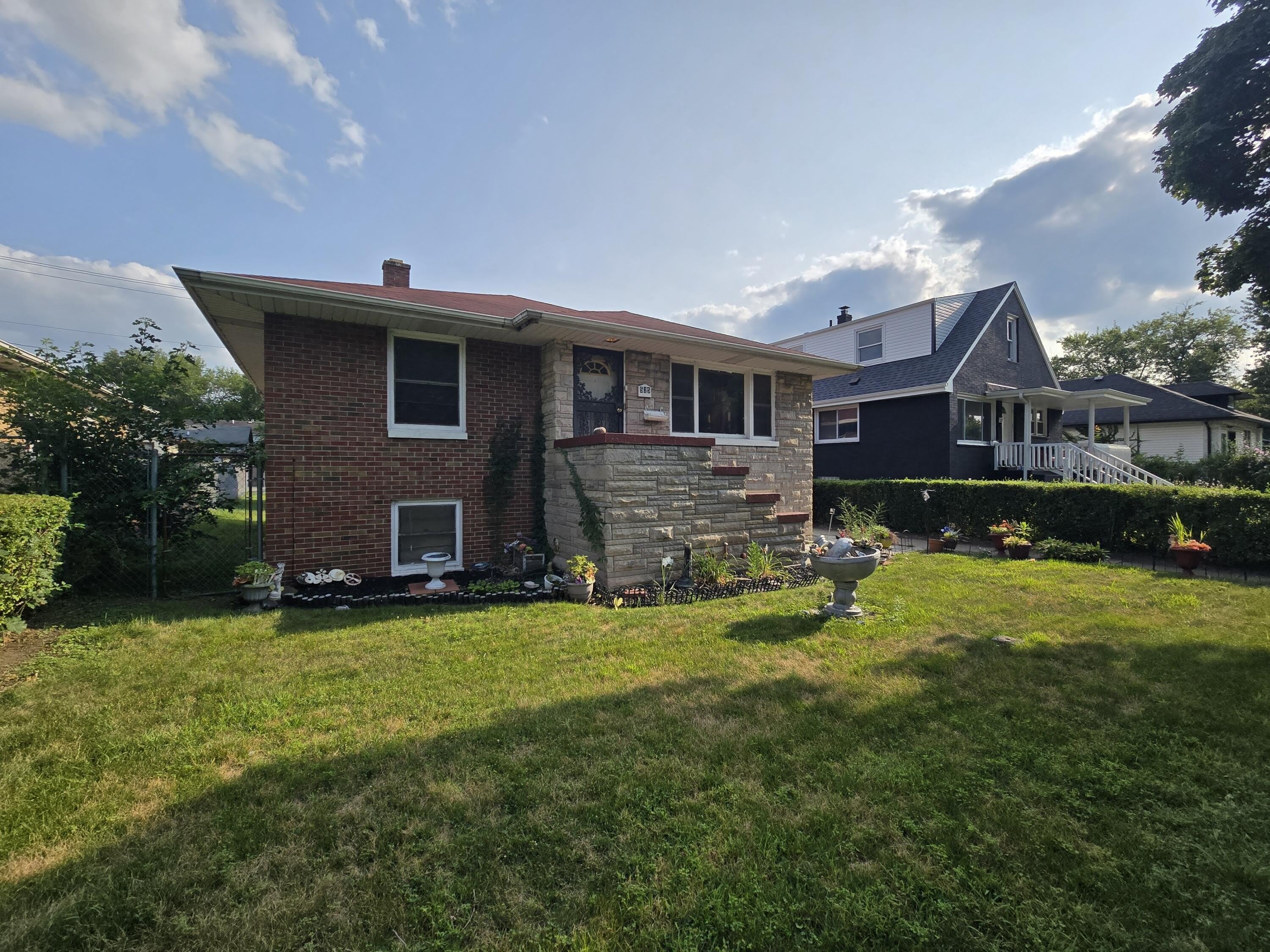 535 E 43rd Avenue – photo 2
