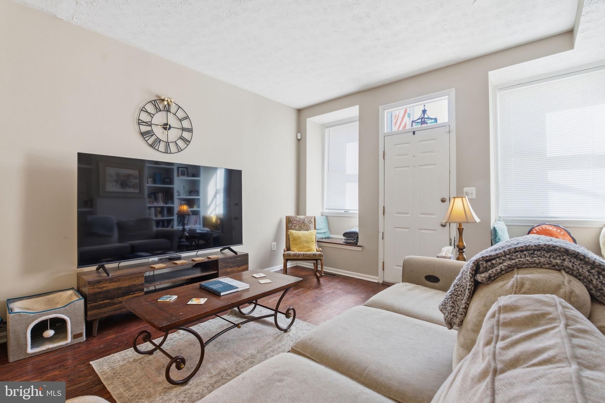 116 W Clement Street – photo 3