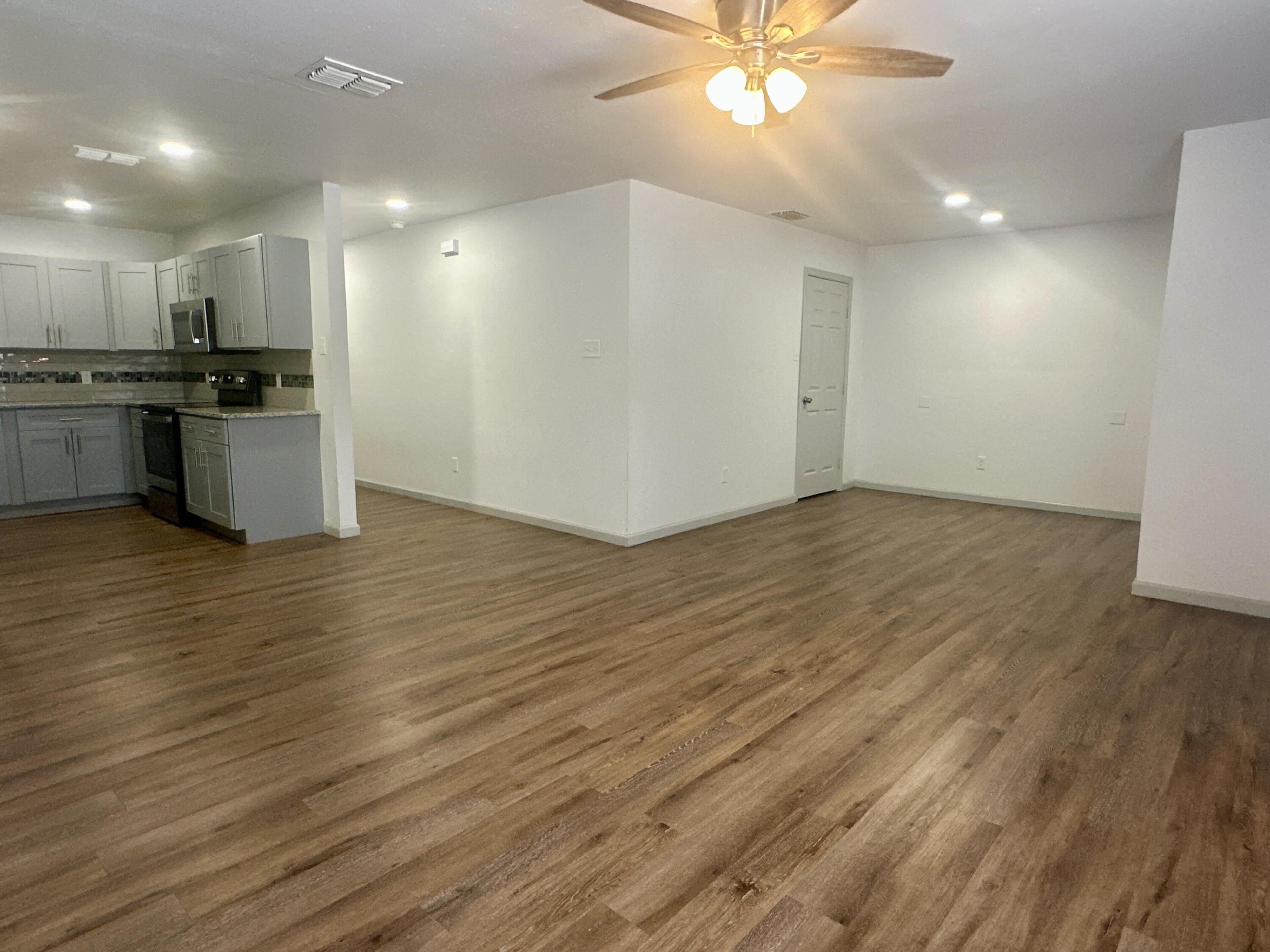 4506 Avenue T – photo 3