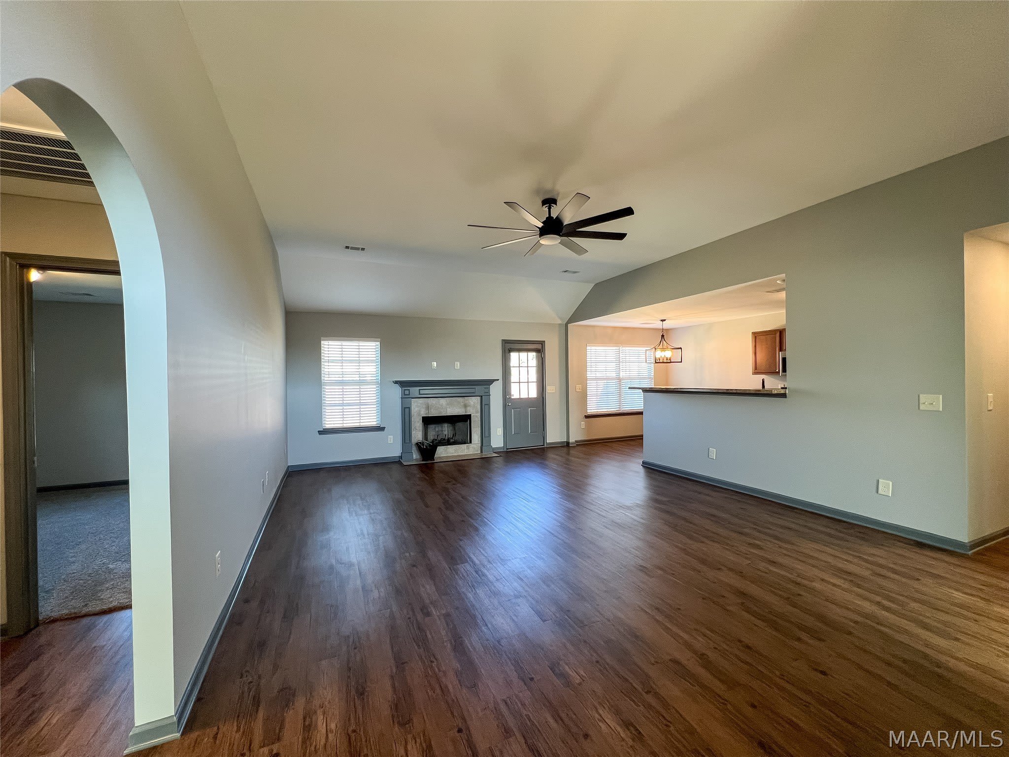 583 Sunset Drive – photo 2