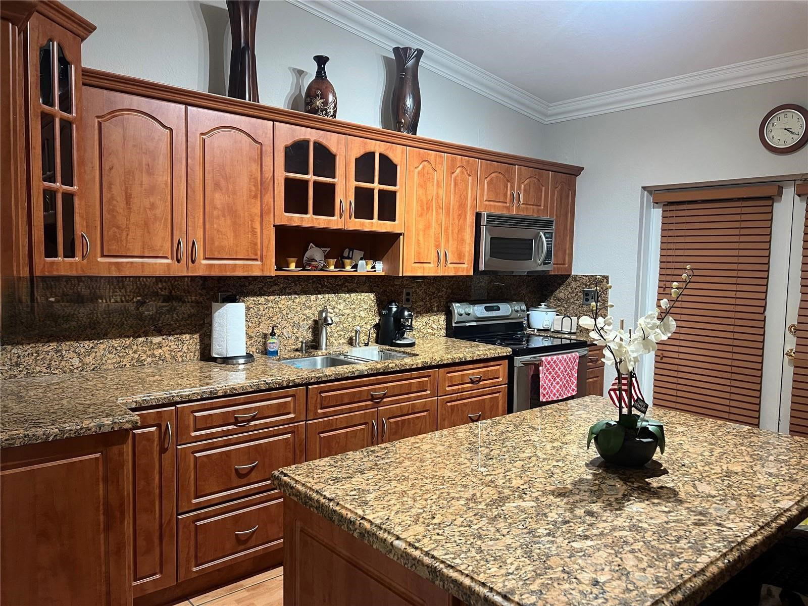 7667 Northwest 182nd Lane – photo 2